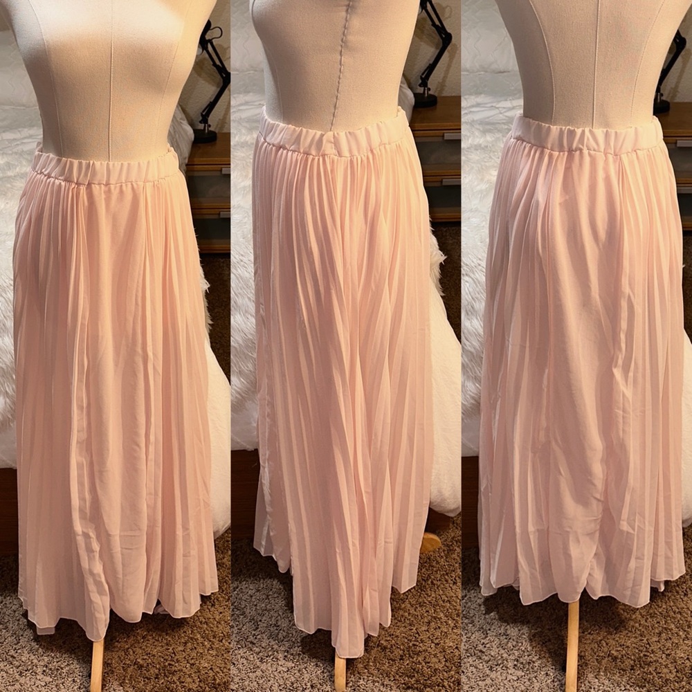 Don’t Ask Why American Eagle | Accordion Semi Sheer Flowy Slit Sides Maxi Skirt